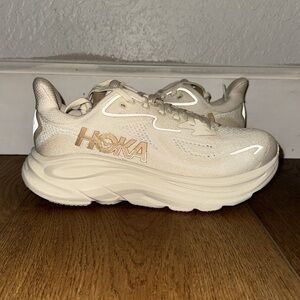 Women’s Hoka Clifton 10